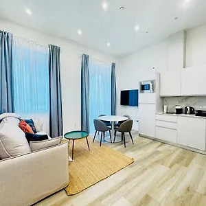 https://qe-apartments.hotelsincadiz.net
